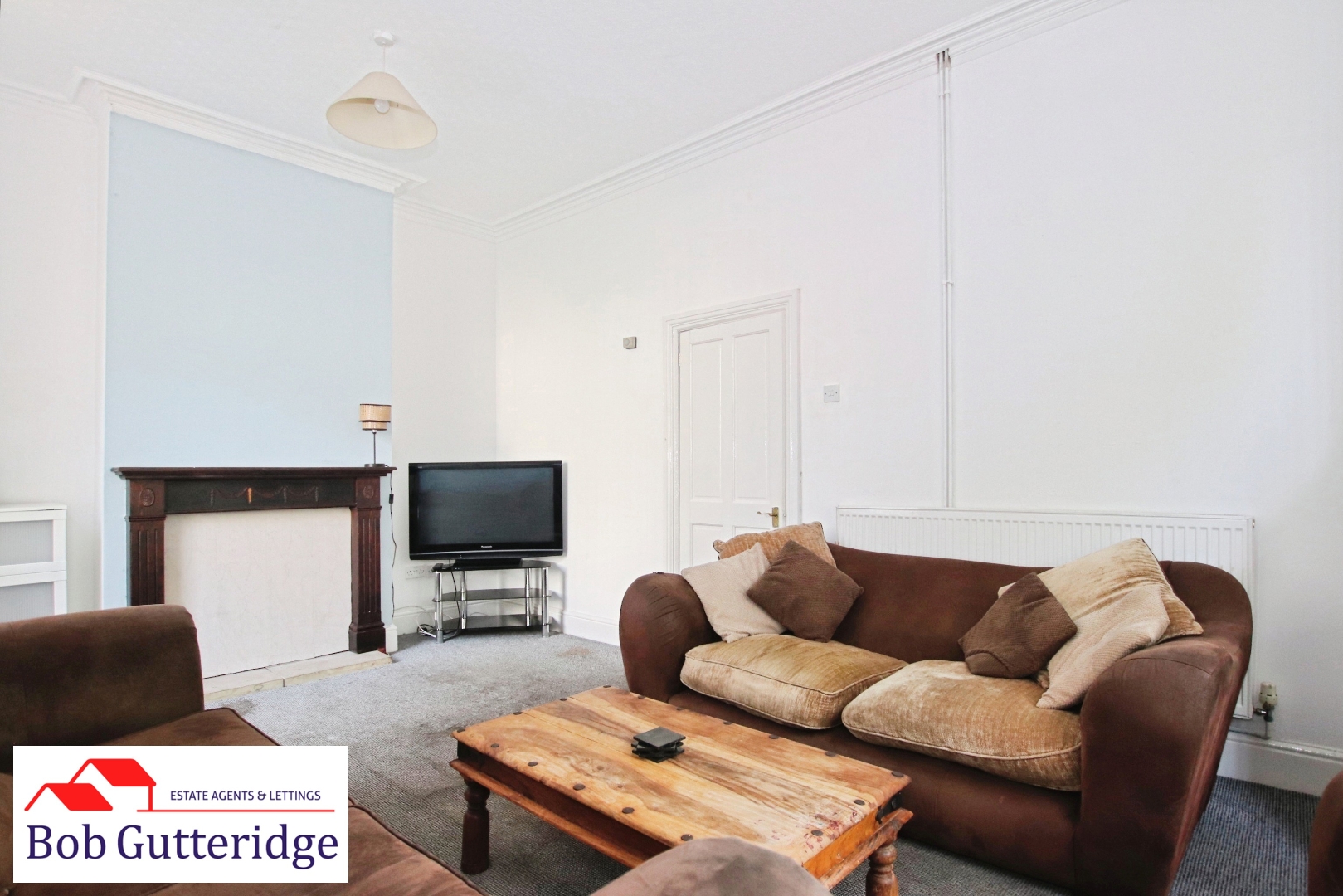 BAY FRONTED LOUNGE